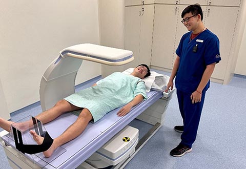 Enabling Early Detection of Atypical Femoral Fractures with Full-Length Femur Imaging