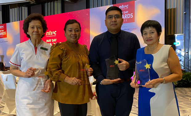  ​(from left) Loke Lye Chan,  Senior Enrolled Nurse, SSU;  Aini Binte Sapnan, Enrolled Nurse, Ward
46; Muhammad Hazziq Bin Adnan, Patient Service Associate Executive, PFS;  Nancy Ang,  Senior Patient Service Associate, DMC