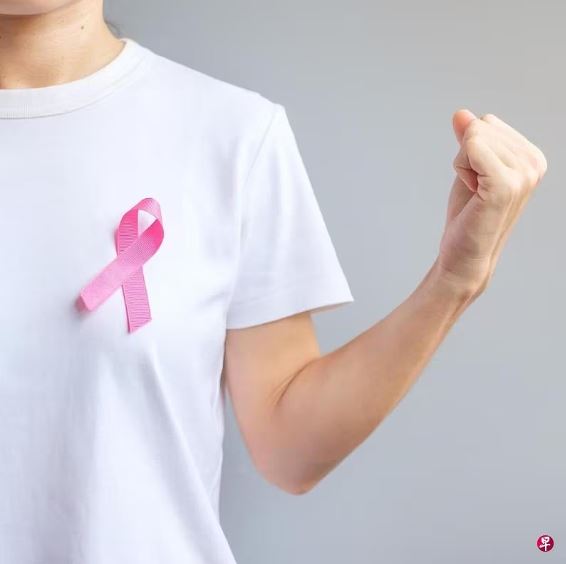  ​乳癌患者通常在无症状时，通过乳房筛查确诊。年轻女性的常见症状包括：无痛肿块，乳房或腋下肿块，乳房形态变化，乳房皮肤异常等。（iStock图片） 